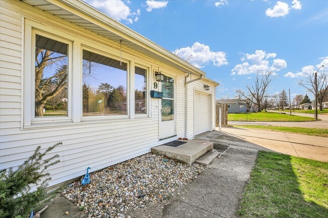 Photo - 9 Glenview Dr