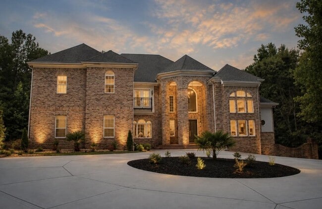 Building Photo - 6041 Bear Lake Dr