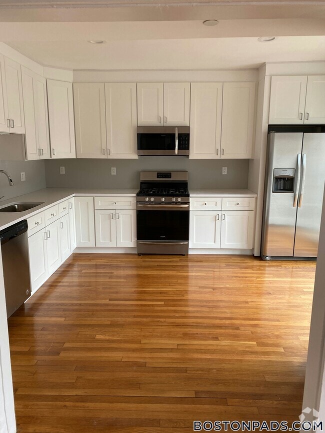 Building Photo - 190 Kelton St Rental