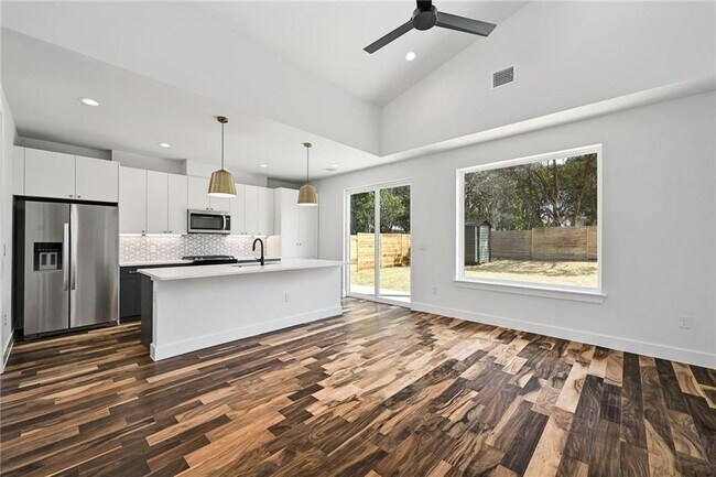 Photo - 3404 Thomas Kincheon St Unit 2