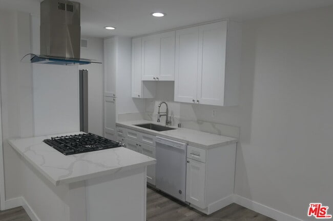10836 Camarillo St Unit 2