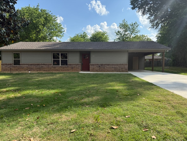 Photo - 1002 Glencrest Ln