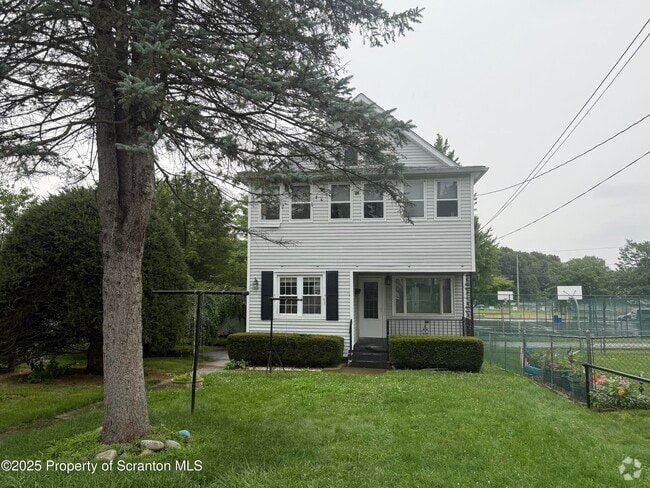 Building Photo - 1906 Farr St Rental
