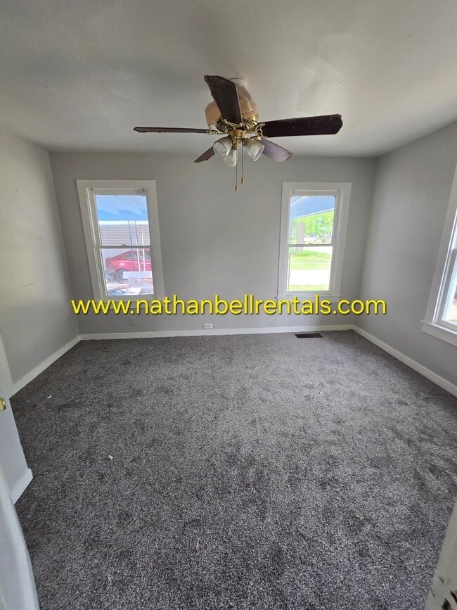 Photo - Single-Family Home: 3 Bed, 2 Bath
