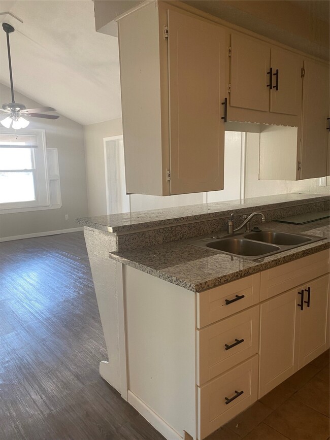 Building Photo - 3208 Scotch Moss Ln Unit B Rental