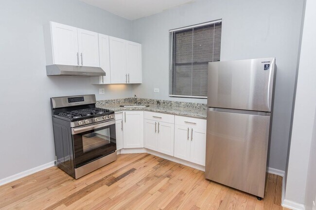 Photo - 71 E 56th St