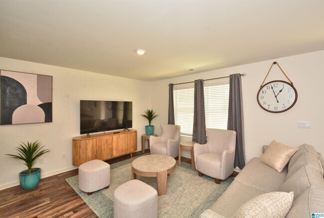 Photo - 6558 Creek Cir