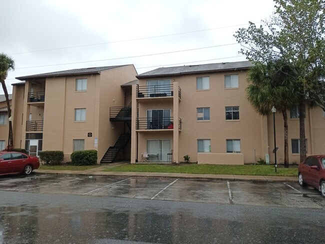 Building Photo - 5214 Via Hacienda Cir Unit 207