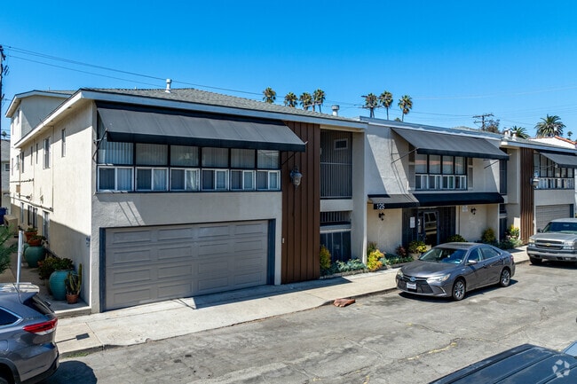 125 Ximeno Avenue