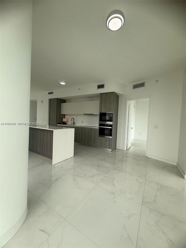 Photo - 2900 NE 7th Ave Unidad 2709