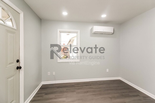 Photo - 129 S Old Church St