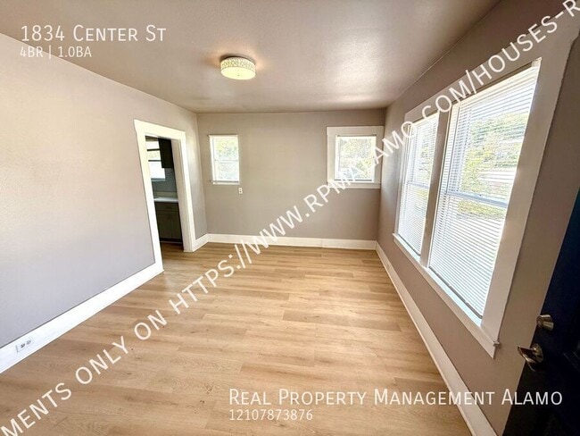 Photo - 1834 Center St