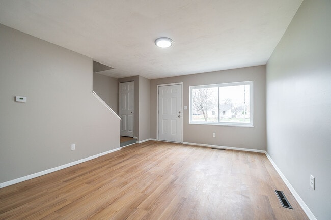 Photo - 1401 Lockbourne Rd