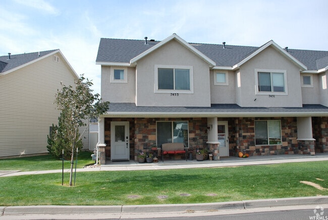 Building Photo - 7453 Sandalwood Dr Rental