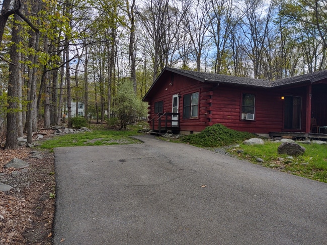 Building Photo - 206 Sellersville Dr