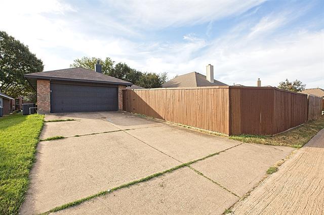 4502 Highlands Dr