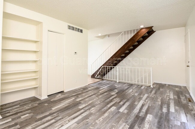 Photo - 857 S Broadview Ave