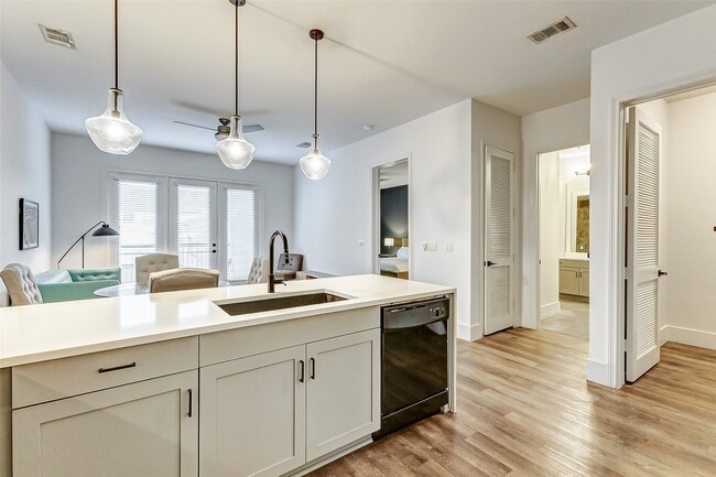 Photo - 1508 Blodgett St Unit 306