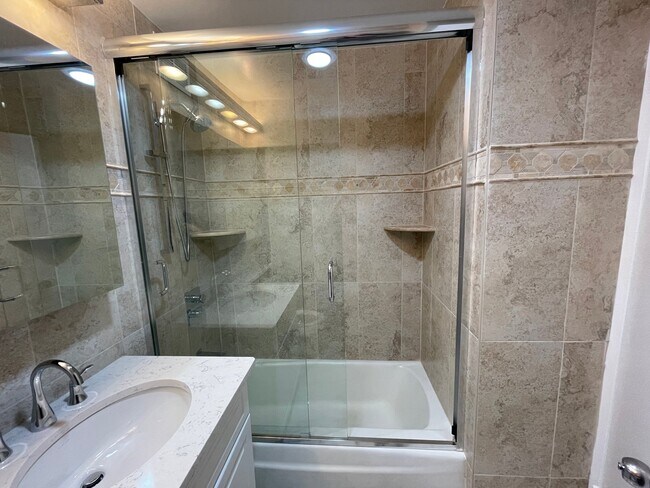 Photo - 1255 N Sandburg Terrace Unit 2105