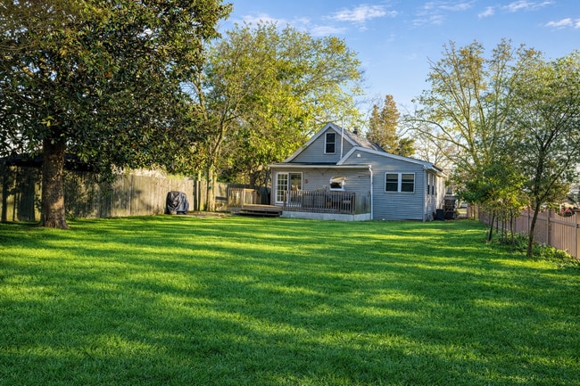 Photo - 952 Magothy Ave