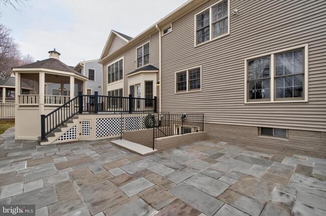 Photo - 1018 Heartfields Dr