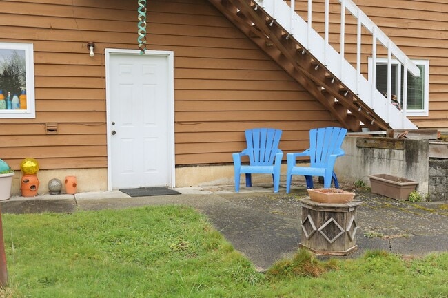 Photo - Cozy Country living just outside the City