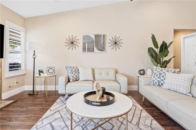 Photo - 905 Buffwood Ave