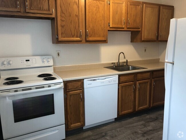 Building Photo - Spacious 2 Bedroom Townhouse Unit 22-02
