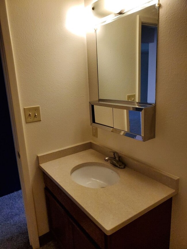 Photo - One Bedroom Apartment Available for Rent Near Old Town Longmont
