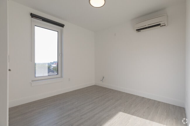 Building Photo - 42 North Beacon St Rental