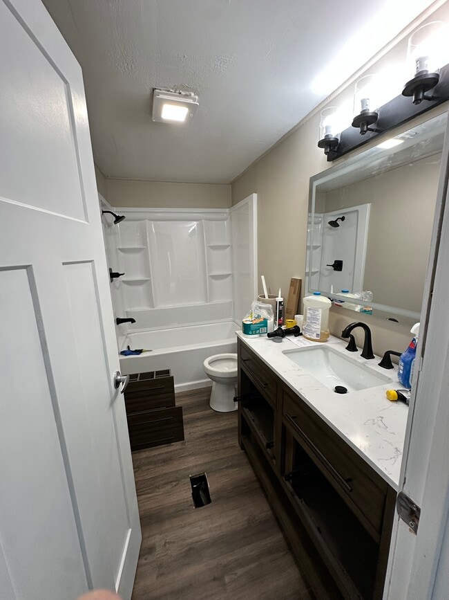 Photo - 822 Emison Ave