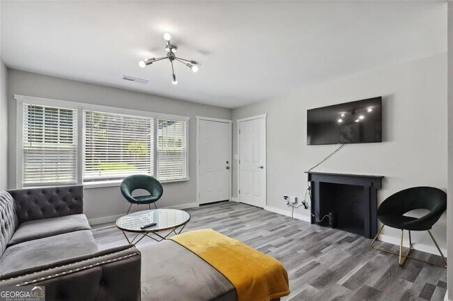 Photo - 1561 Pontiac Pl SE