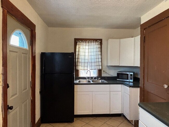 Photo - 3 BR/1 BA Single-Family Home in St. Paul!