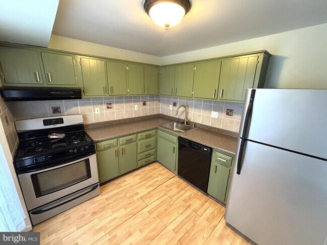 Photo - 8104 Oaklake Ct