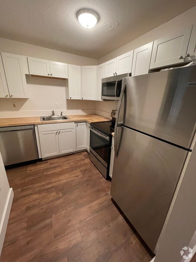 Building Photo - Highland Meadows Unit 113 Rental