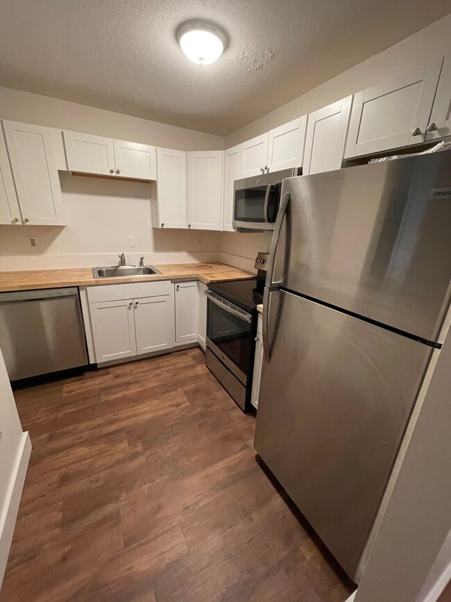 Highland Meadows - Highland Meadows Condo Unit 113