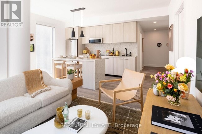 Photo - 30 Mutual St Unit 1007