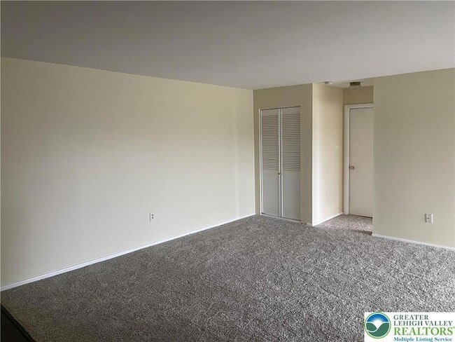 Photo - 1590 Alta Dr