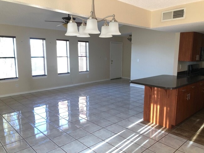 Photo - 230 Stern Dr