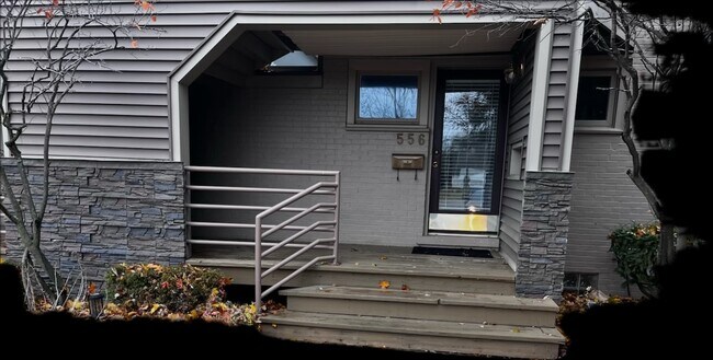 Photo - 556 Bloomfield Ct