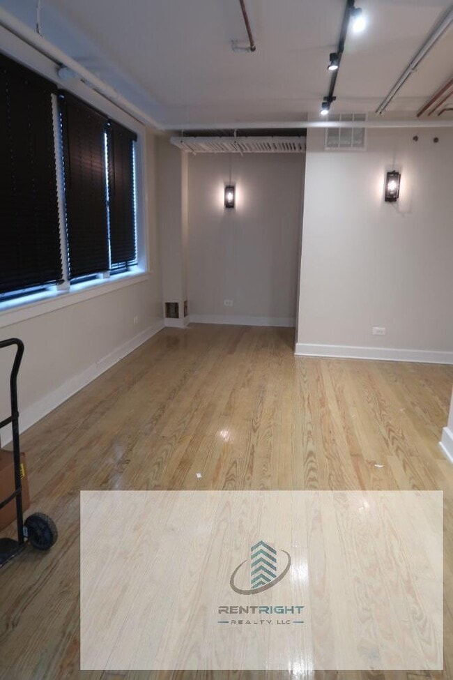 Photo - 4825 N Talman Ave Unidad 4829 N Tal