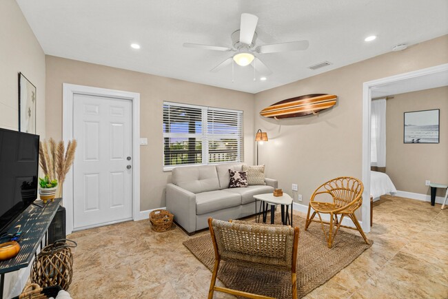 Photo - 1676 Pineapple Ave