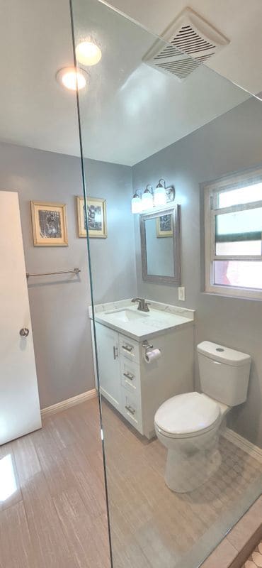 Photo - 3244 Hackett Ave