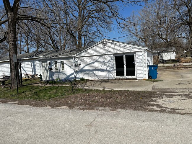 1 BR/1 BA house with utilities included! - 1 BR/1 BA house with utilities included!