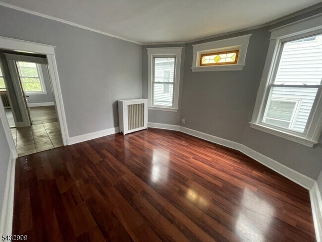 8 Treacy Ave