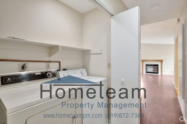 Building Photo - 2 BR/ 2 BA 1004 SQFT UTC/ San Diego Condo