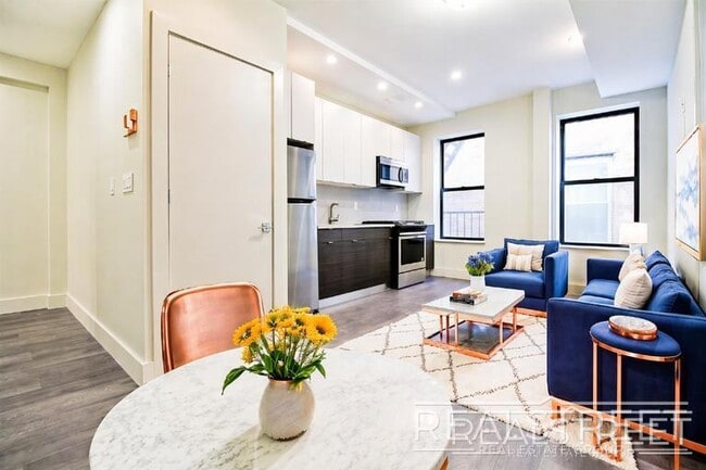 Building Photo - Gorgeous Spacious 3 Bedroom in Prime Crown Heights Unit 2D
