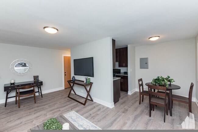 Photo - 559 W Surf St Unit #420