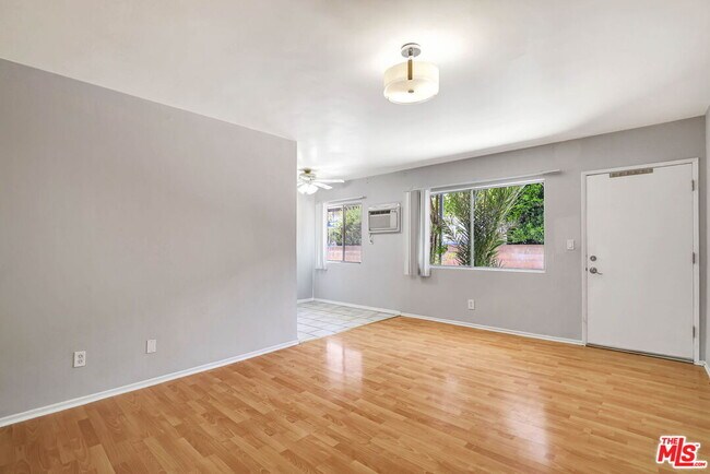 Photo - 1135 E Elk Ave Apartamento Unidad 3