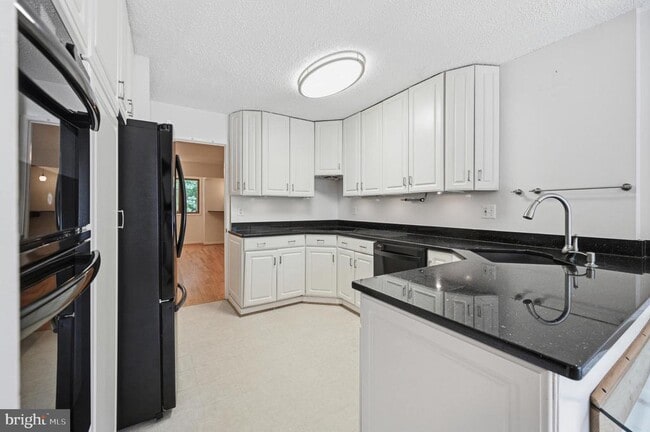 Photo - 2242 Cartwright Pl